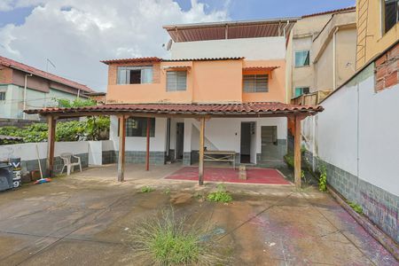 Casa à venda com 737m², 4 quartos e 3 vagas