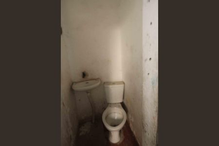 Banheiro de casa para alugar com 1 quarto, 50m² em Jardim Egle, São Paulo