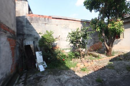 Casa para alugar com 55m², 2 quartos e sem vagaQuintal