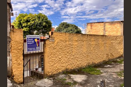 Casa para alugar com 55m², 2 quartos e sem vaga Casa para alugar com 55m², 2 quartos e sem vagaFachada