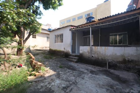 Casa para alugar com 55m², 2 quartos e sem vagaQuintal