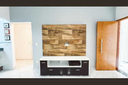 Casa para alugar com 69m², 1 quarto e sem vaga Casa para alugar com 69m², 1 quarto e sem vagaSala