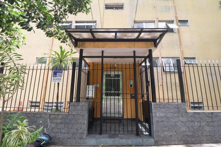 Apartamento para alugar com 65m², 2 quartos e sem vaga