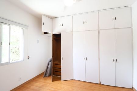 Apartamento para alugar com 65m², 2 quartos e sem vaga