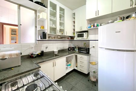 Apartamento à venda com 95m², 3 quartos e 2 vagas Apartamento à venda com 95m², 3 quartos e 2 vagasCozinha