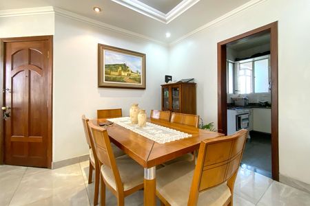 Apartamento à venda com 95m², 3 quartos e 2 vagas Apartamento à venda com 95m², 3 quartos e 2 vagasSala de Jantar