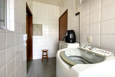 Apartamento à venda com 95m², 3 quartos e 2 vagas Apartamento à venda com 95m², 3 quartos e 2 vagasÁrea de Serviço