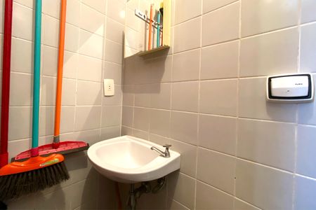 Apartamento à venda com 95m², 3 quartos e 2 vagas Apartamento à venda com 95m², 3 quartos e 2 vagasBanheiro de serviço