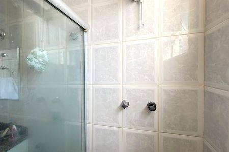 Apartamento à venda com 95m², 3 quartos e 2 vagas Apartamento à venda com 95m², 3 quartos e 2 vagasBanheiro da Suíte