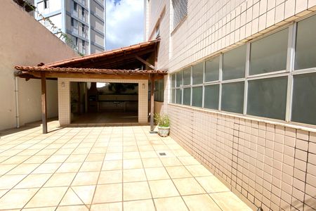 Apartamento à venda com 95m², 3 quartos e 2 vagas Apartamento à venda com 95m², 3 quartos e 2 vagasÁrea comum - Pátio