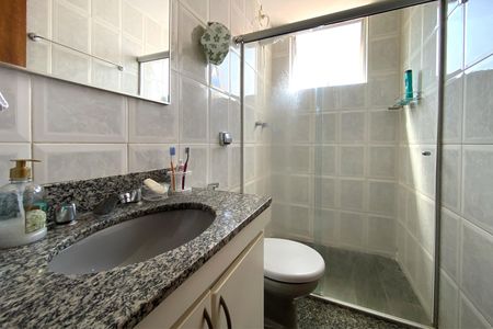 Apartamento à venda com 95m², 3 quartos e 2 vagas Apartamento à venda com 95m², 3 quartos e 2 vagasBanheiro da Suíte