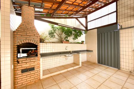 Apartamento à venda com 95m², 3 quartos e 2 vagas Apartamento à venda com 95m², 3 quartos e 2 vagasÁrea comum - Churrasqueira