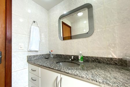 Apartamento à venda com 95m², 3 quartos e 2 vagas Apartamento à venda com 95m², 3 quartos e 2 vagasBanheiro