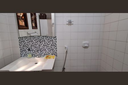 Casa à venda com 223m², 3 quartos e 3 vagasBanheiro Social 