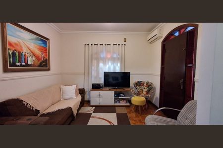 Casa à venda com 223m², 3 quartos e 3 vagasSala