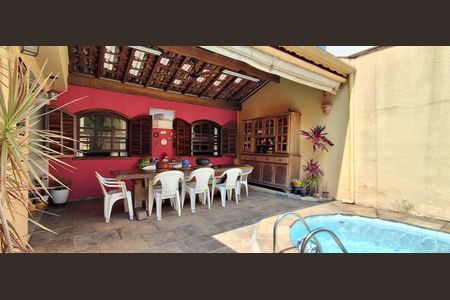 Casa à venda com 223m², 3 quartos e 3 vagasÁrea gourmet 