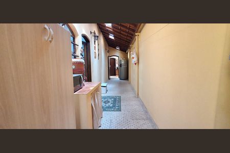 Casa à venda com 223m², 3 quartos e 3 vagasCorredor 