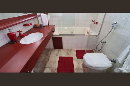 Casa à venda com 223m², 3 quartos e 3 vagasBanheiro Suíte 