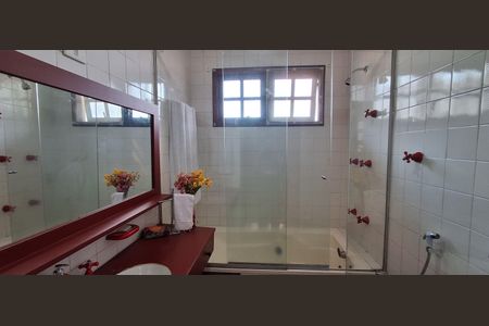 Casa à venda com 223m², 3 quartos e 3 vagasBanheiro Suíte 