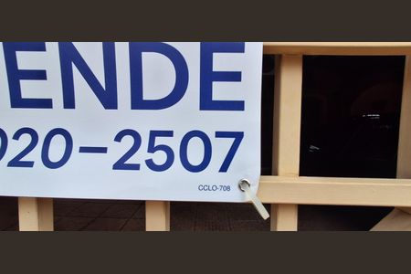 Casa à venda com 223m², 3 quartos e 3 vagasCódigo plaquinha CCLO-708