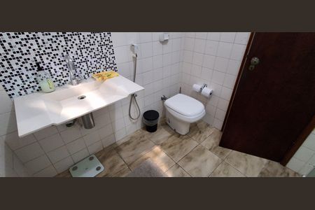 Casa à venda com 223m², 3 quartos e 3 vagasBanheiro Social 