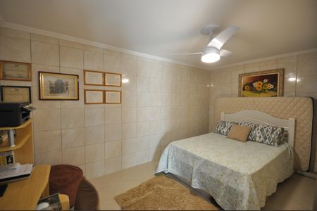 Casa à venda com 234m², 4 quartos e 2 vagasQuarto 4