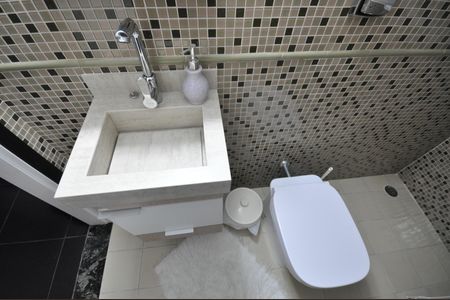 Casa à venda com 234m², 4 quartos e 2 vagasLavabo