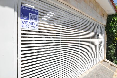 Casa à venda com 234m², 4 quartos e 2 vagasFachada