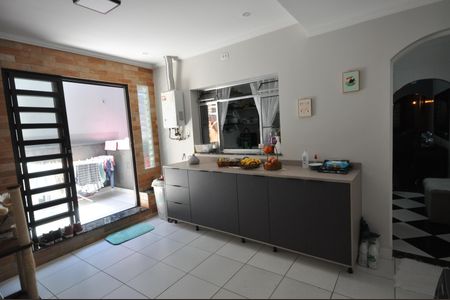 Casa à venda com 234m², 4 quartos e 2 vagasÁrea de Serviço