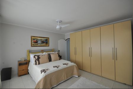 Casa à venda com 234m², 4 quartos e 2 vagasQuarto Suíte