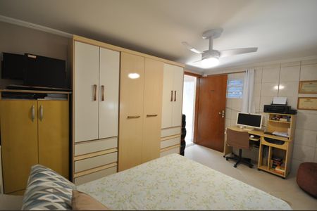 Casa à venda com 234m², 4 quartos e 2 vagasQuarto 4