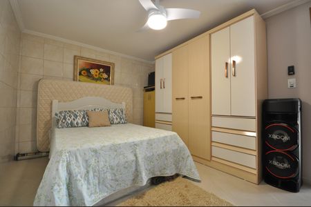 Casa à venda com 234m², 4 quartos e 2 vagasQuarto 4