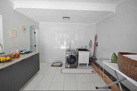 Casa à venda com 234m², 4 quartos e 2 vagasÁrea de Serviço