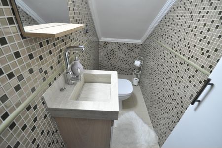 Casa à venda com 234m², 4 quartos e 2 vagasLavabo