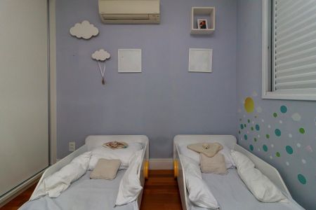 Apartamento para alugar com 121m², 3 quartos e 2 vagasQuarto 2