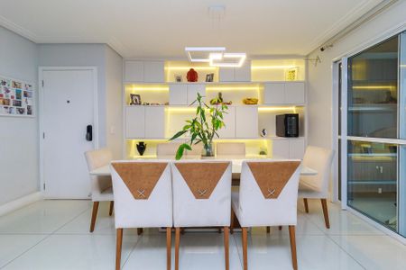 Apartamento para alugar com 121m², 3 quartos e 2 vagasSala