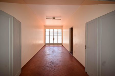 Casa à venda com 275m², 6 quartos e 4 vagas Casa à venda com 275m², 6 quartos e 4 vagasGaragem