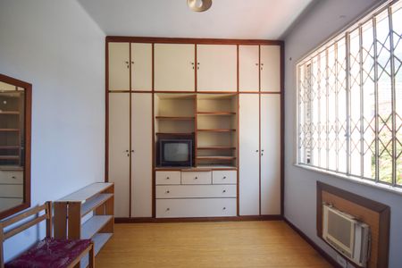 Casa à venda com 275m², 6 quartos e 4 vagas Casa à venda com 275m², 6 quartos e 4 vagasQuarto 2