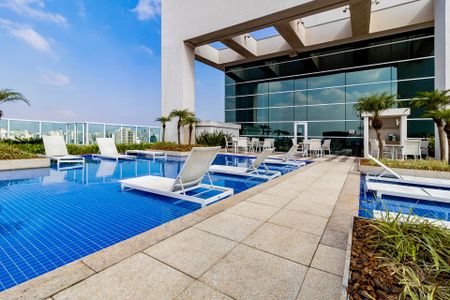 Studio para alugar com 36m², 1 quarto e 1 vaga Studio para alugar com 36m², 1 quarto e 1 vagaPiscina