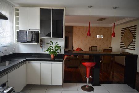 Apartamento à venda com 103m², 3 quartos e 2 vagasCozinha