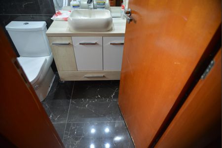 Apartamento à venda com 103m², 3 quartos e 2 vagasBanheiro Social