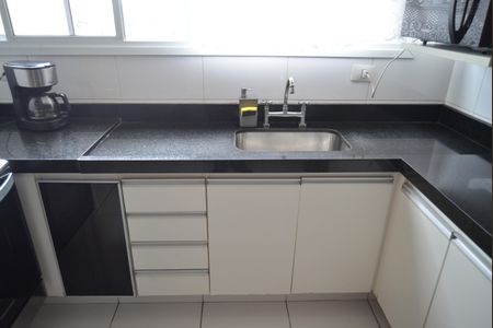 Apartamento à venda com 103m², 3 quartos e 2 vagasCozinha