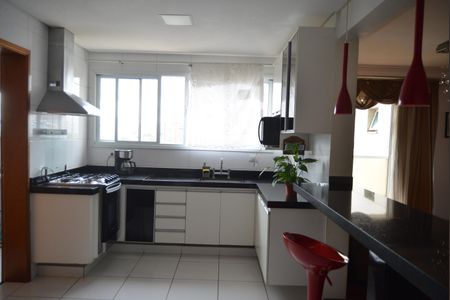 Apartamento à venda com 103m², 3 quartos e 2 vagasCozinha