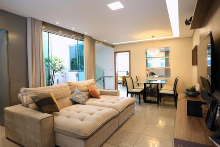 Sala de casa à venda com 3 quartos, 209m² em Alvorada, Belo Horizonte