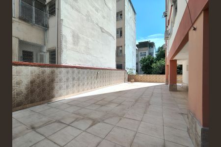 Apartamento para alugar com 68m², 2 quartos e 1 vaga Apartamento para alugar com 68m², 2 quartos e 1 vagaÁrea comum - Playground