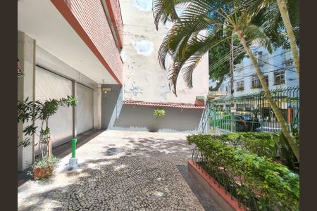 Apartamento para alugar com 68m², 2 quartos e 1 vaga Apartamento para alugar com 68m², 2 quartos e 1 vagaFachada e portaria