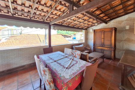 Casa à venda com 136m², 5 quartos e 1 vagaTerraço