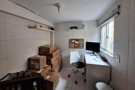 Casa à venda com 136m², 5 quartos e 1 vagaEscritório