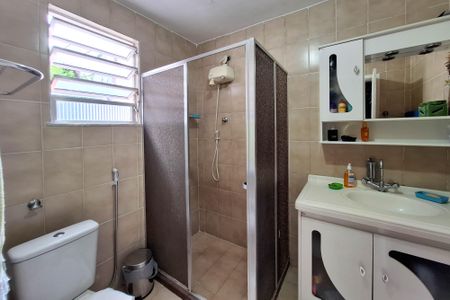 Casa à venda com 136m², 5 quartos e 1 vagaBanheiro 2