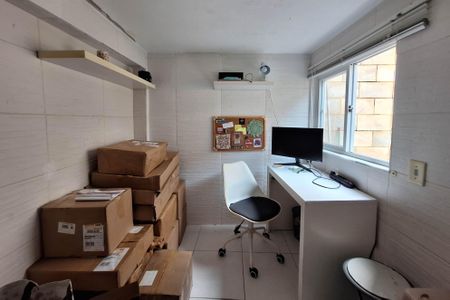 Casa à venda com 136m², 5 quartos e 1 vagaEscritório